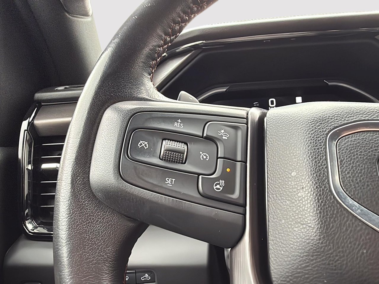 2023 GMC Sierra 1500 AT4-13