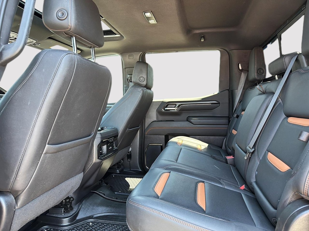 2023 GMC Sierra 1500 AT4-8