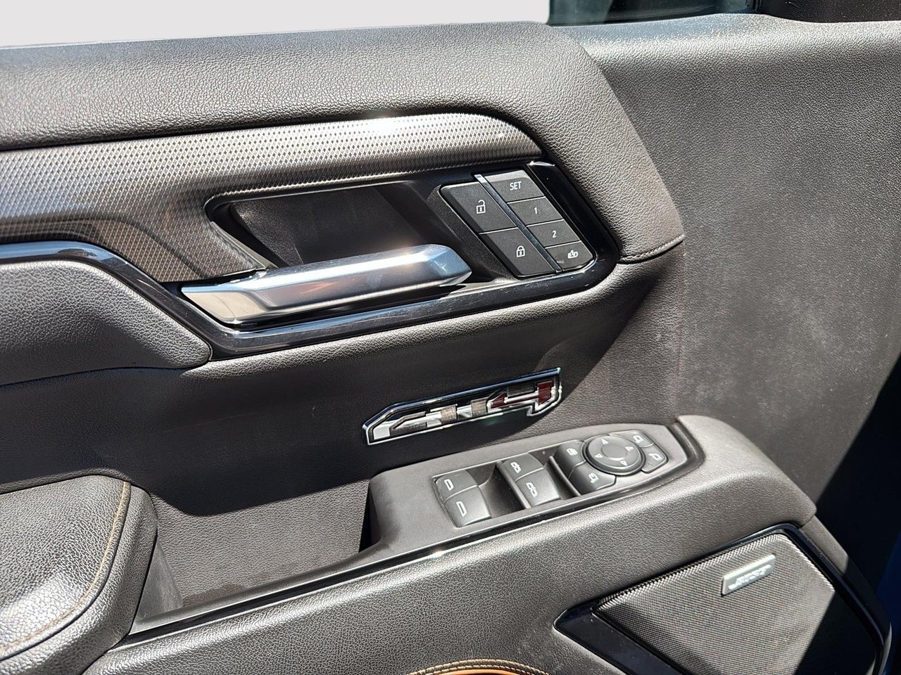 2023 GMC Sierra 1500 AT4-10