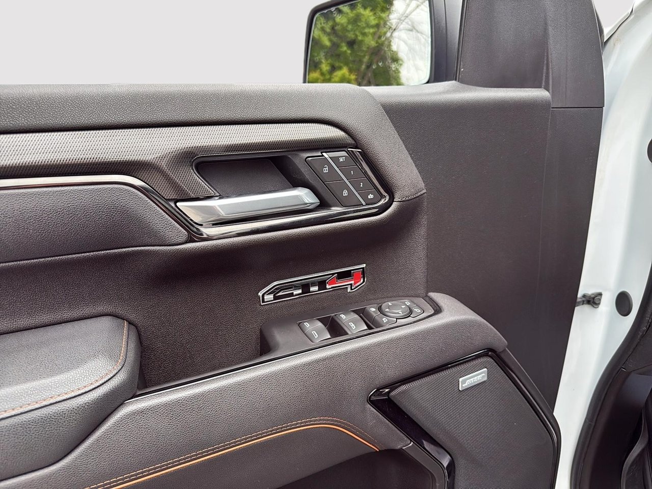2025 GMC Sierra 1500 AT4-10