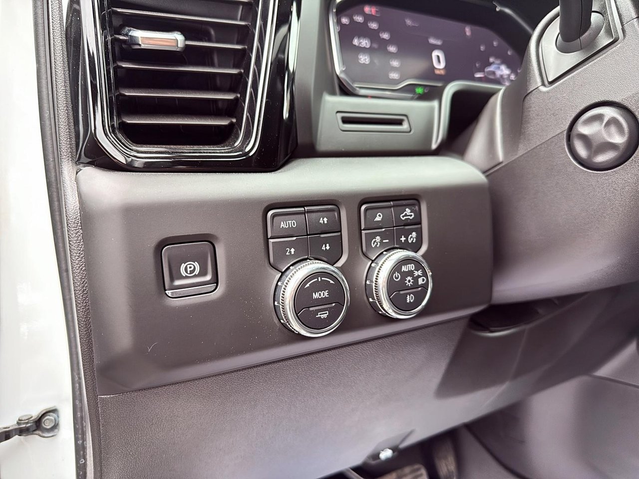 2025 GMC Sierra 1500 AT4-11