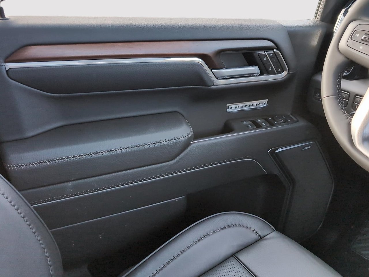 GMC Sierra 1500 DENALI 2026-10