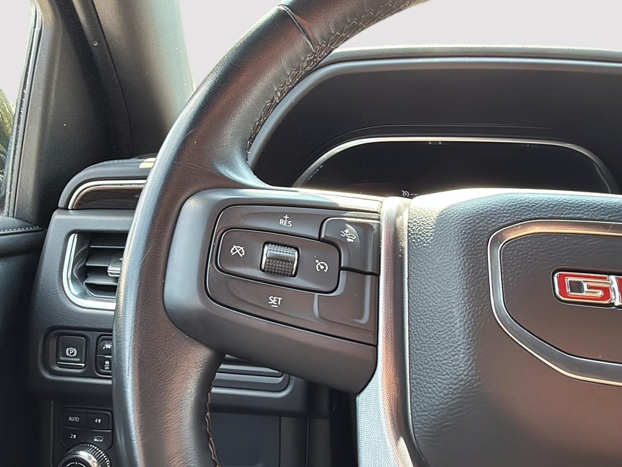 2023 GMC Yukon SLE-15