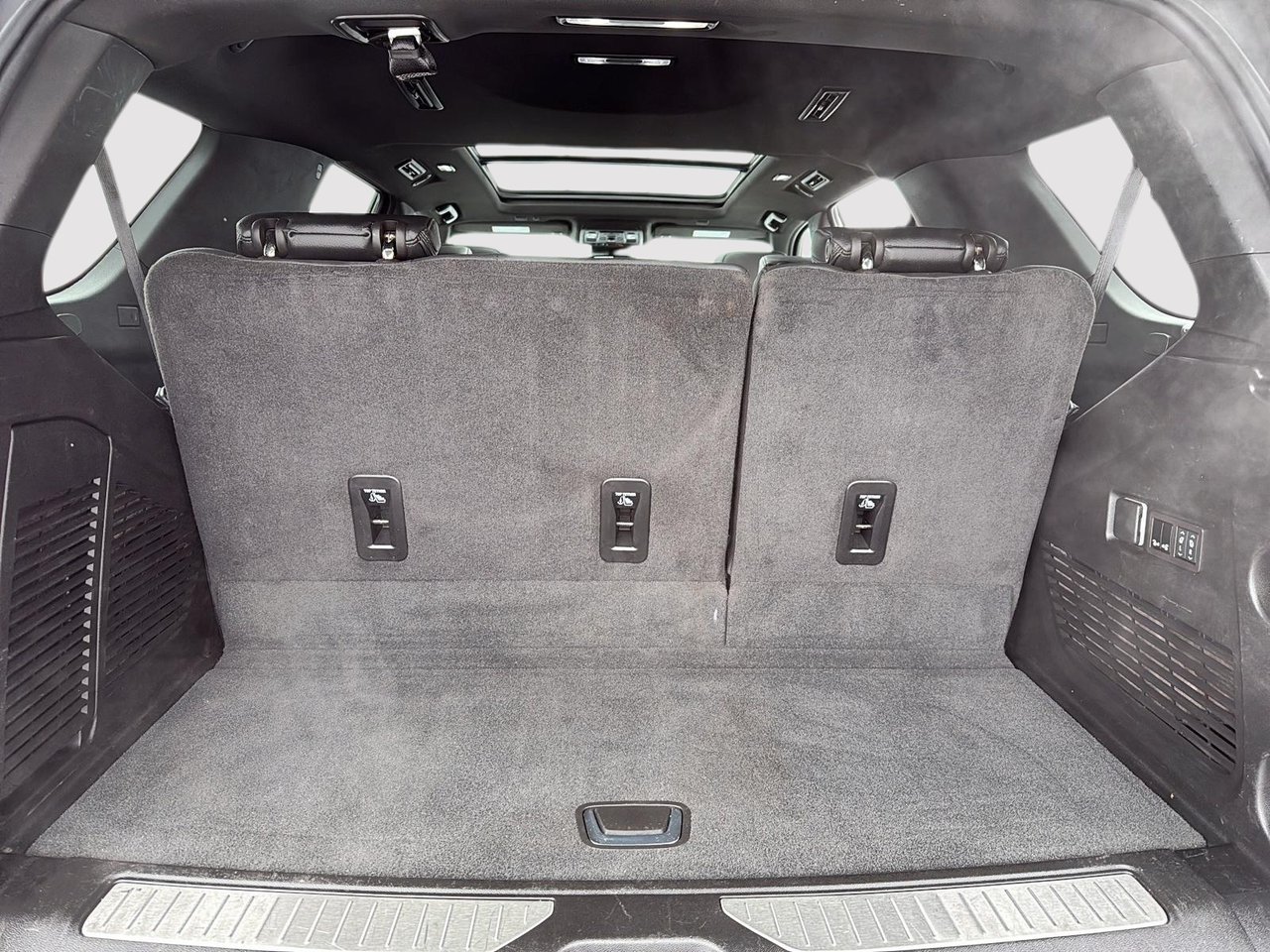 GMC Yukon Denali 2024-5