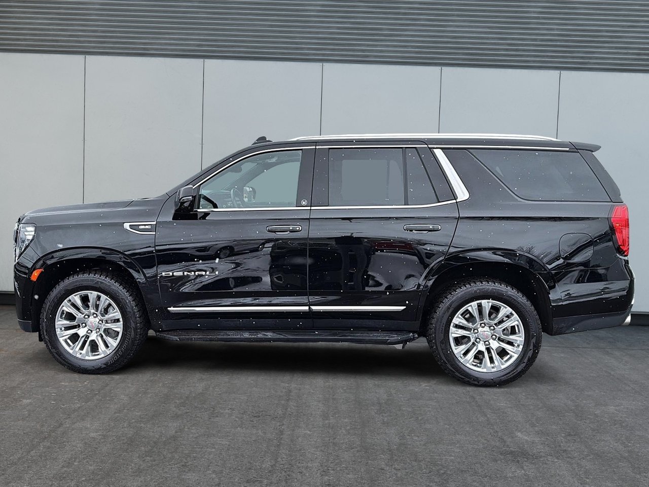 GMC Yukon Denali 2024-4