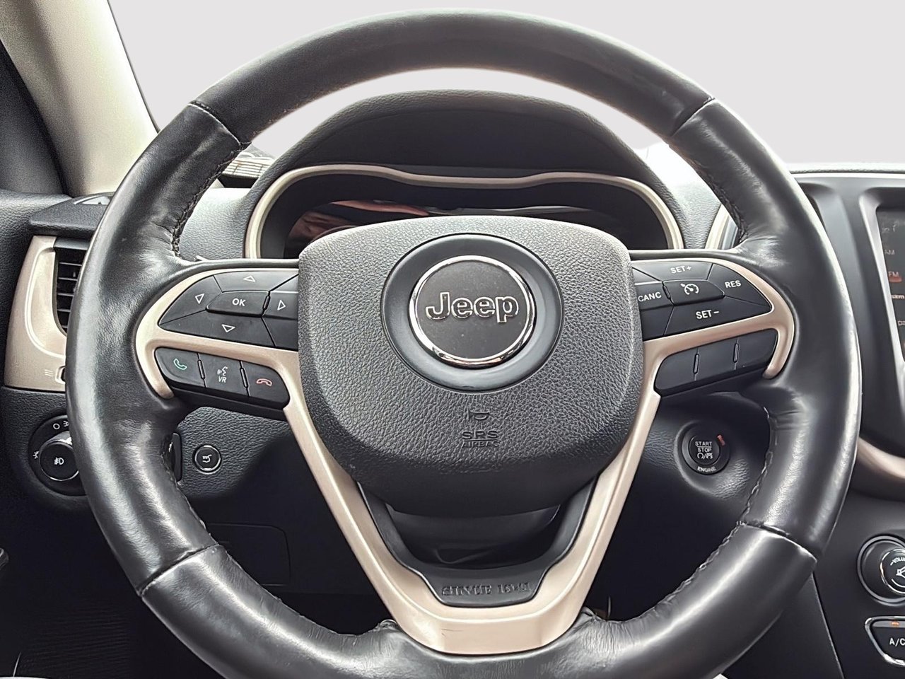 2016 Jeep Cherokee North-13