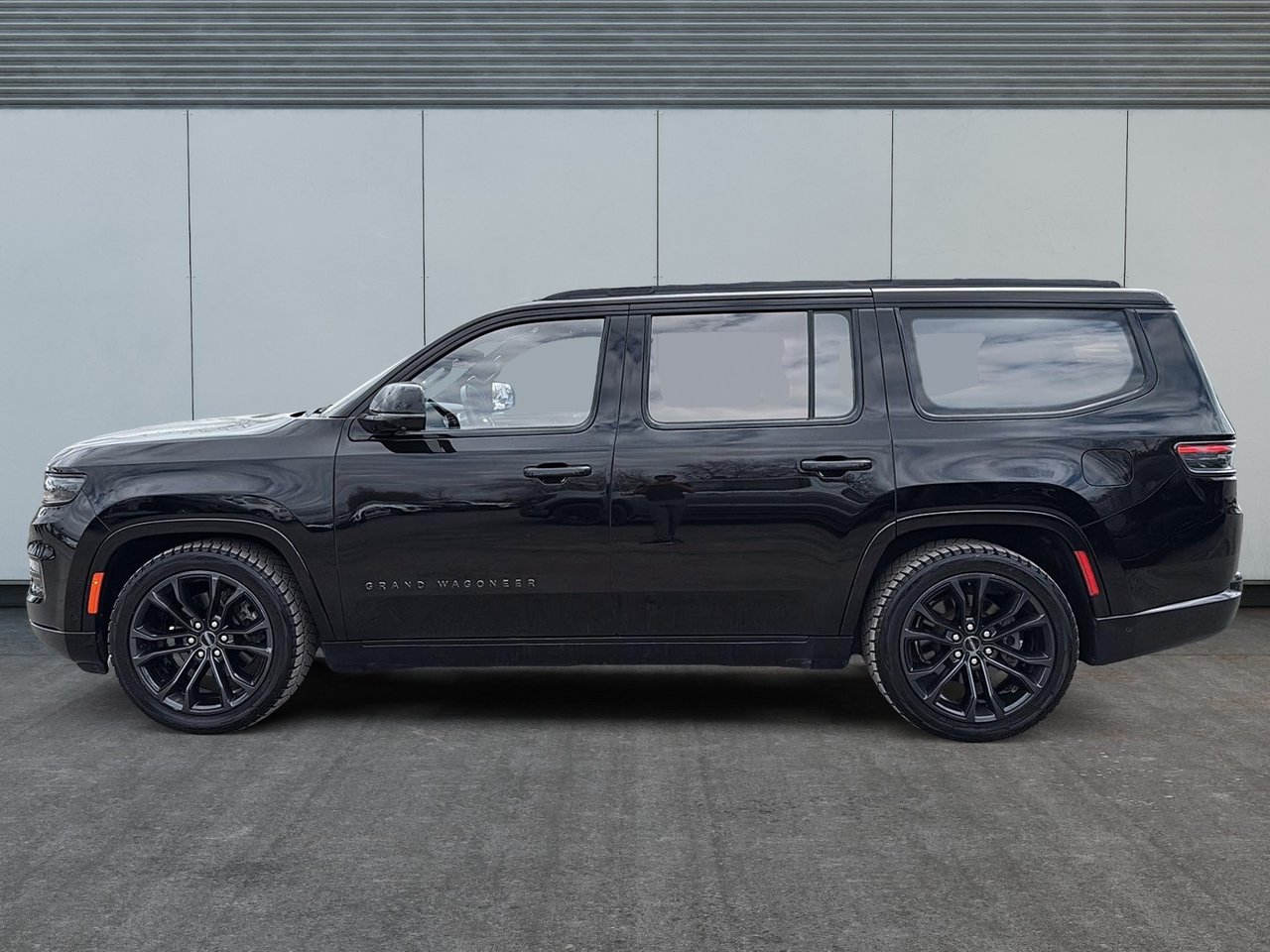Jeep Grand Wagoneer Series II Obsidian 2023-4