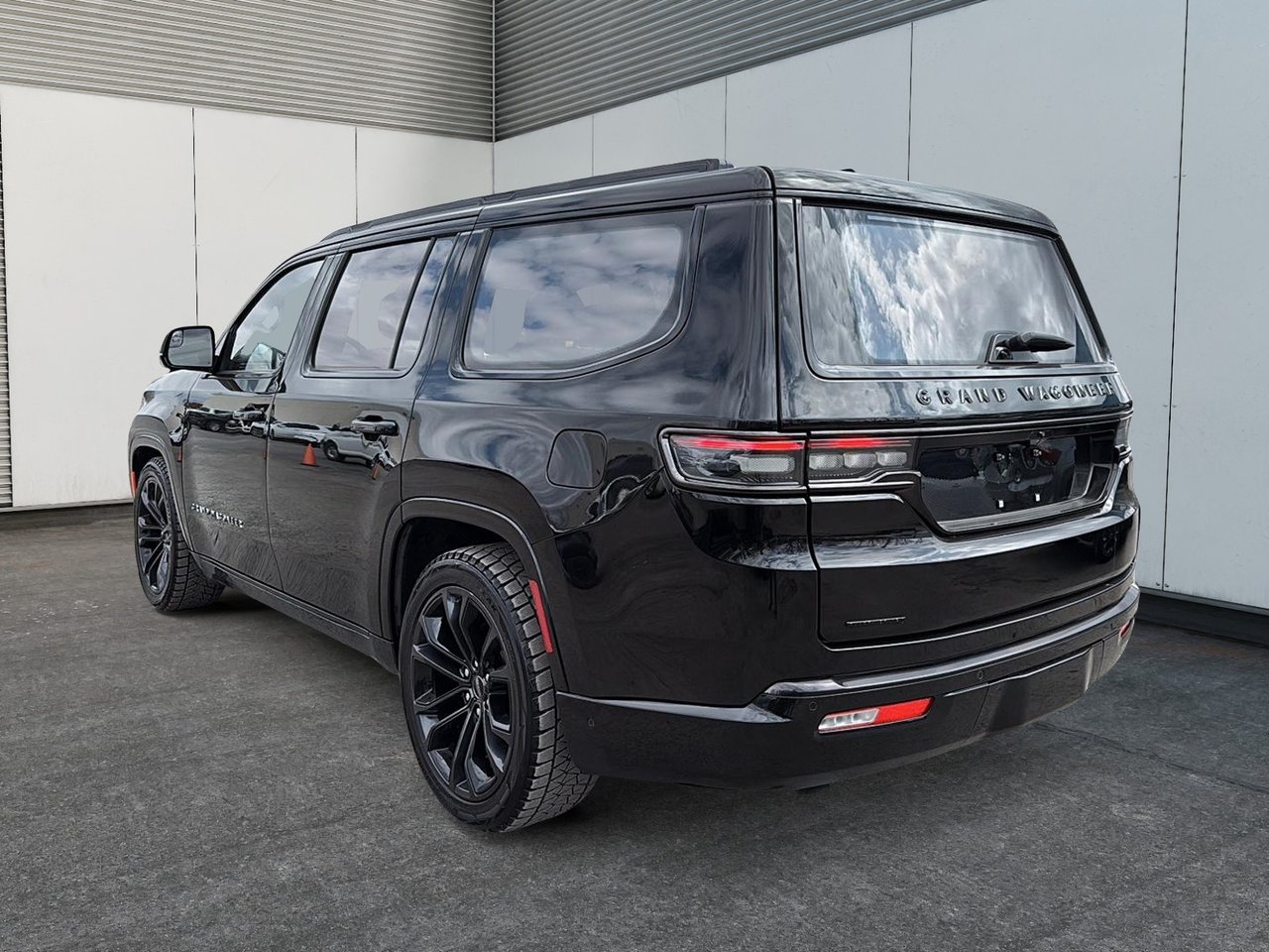 Jeep Grand Wagoneer Series II Obsidian 2023-3