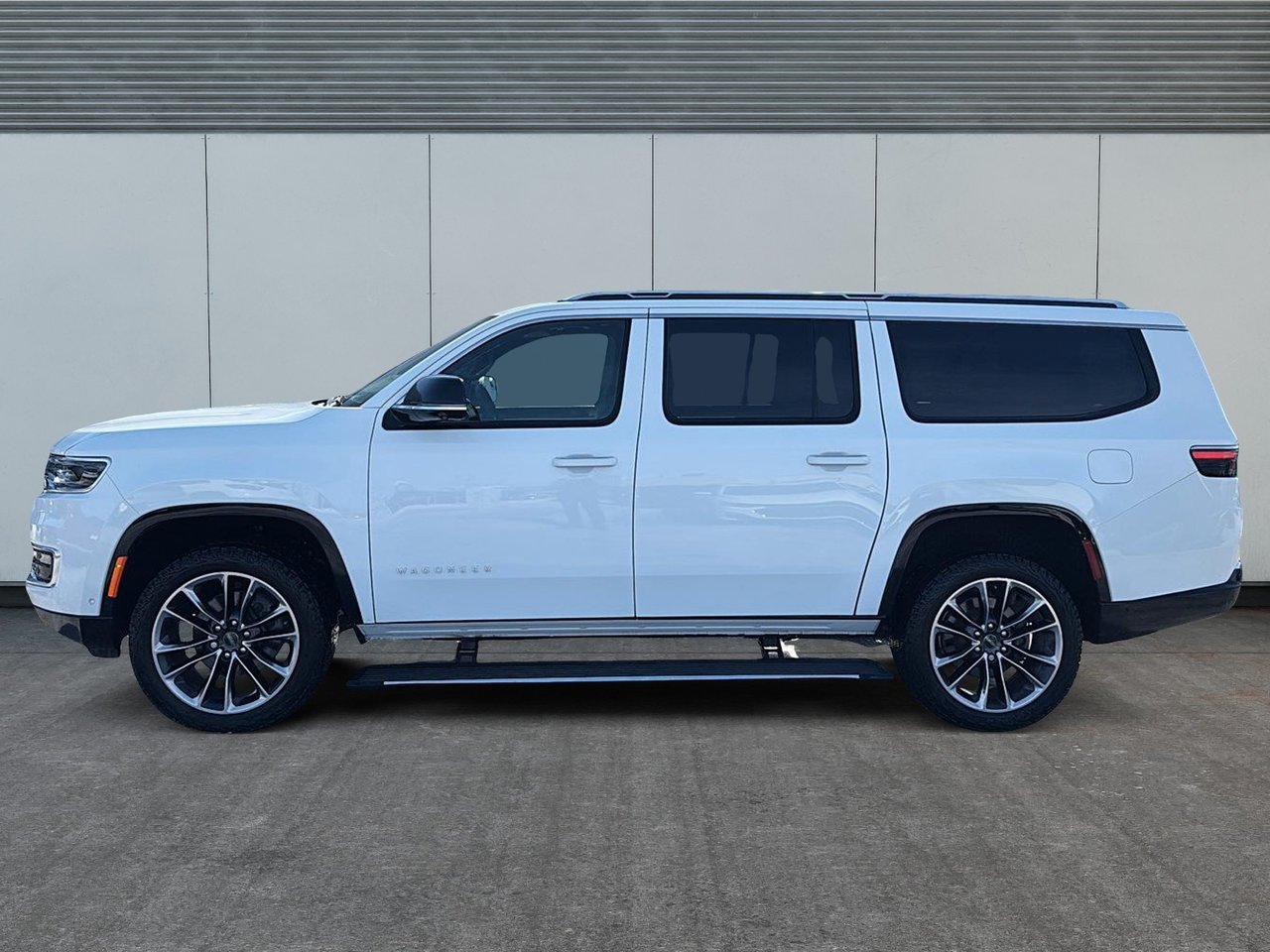 2023 Jeep Wagoneer L Series III-4