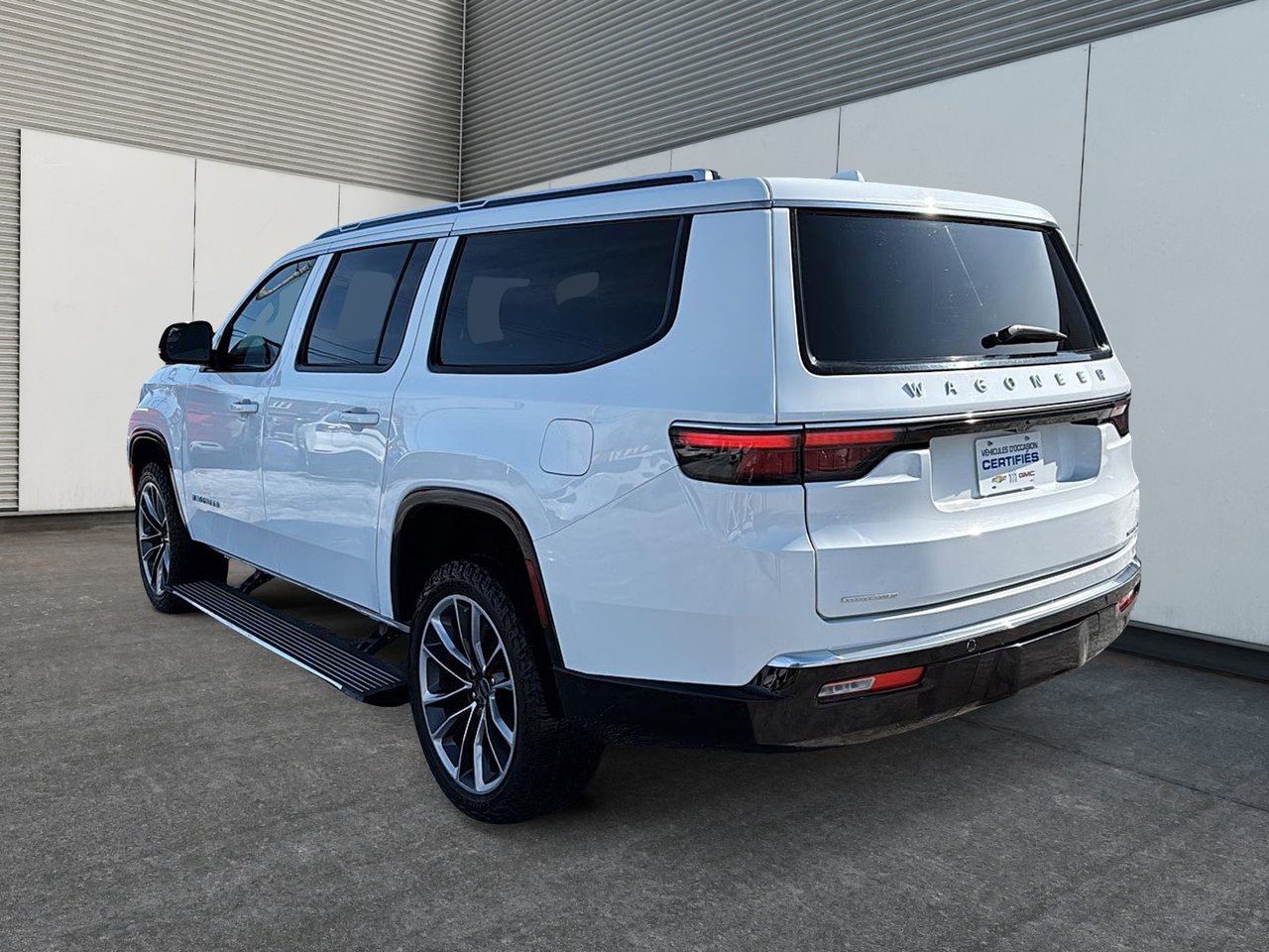 2023 Jeep Wagoneer L Series III-3