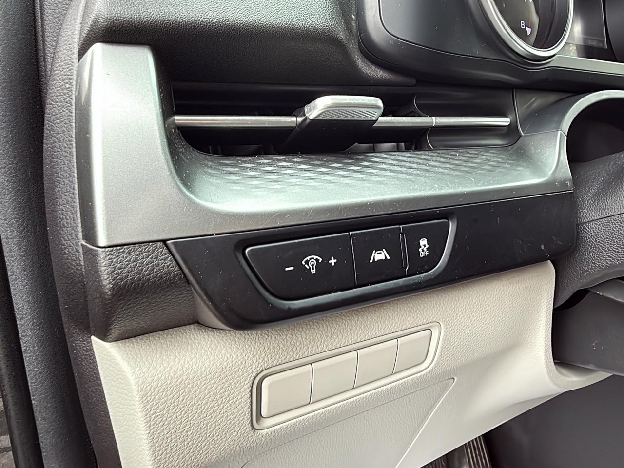 Kia Carnival LX 2022-13
