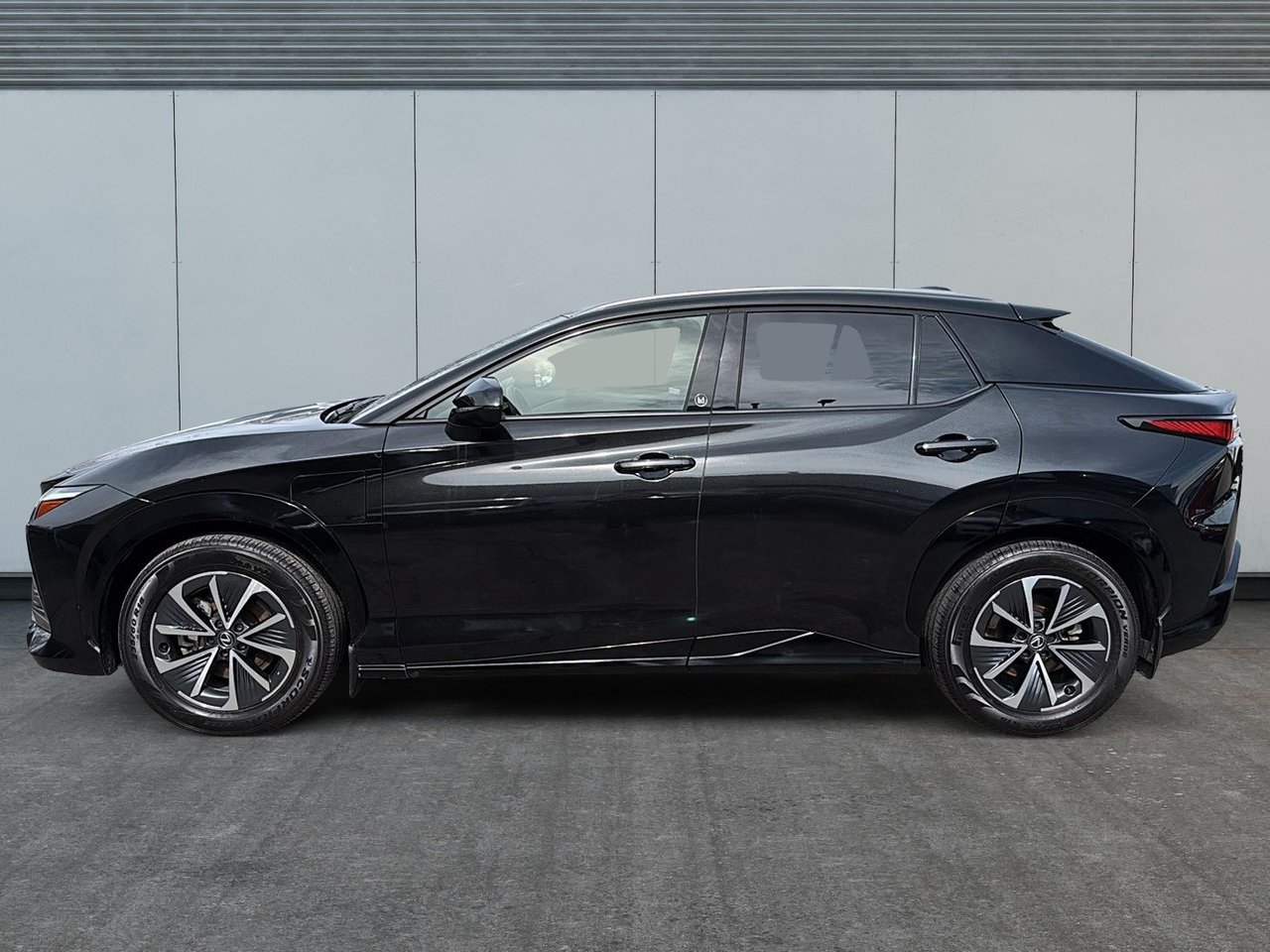 Lexus RZ 450e 2023-4