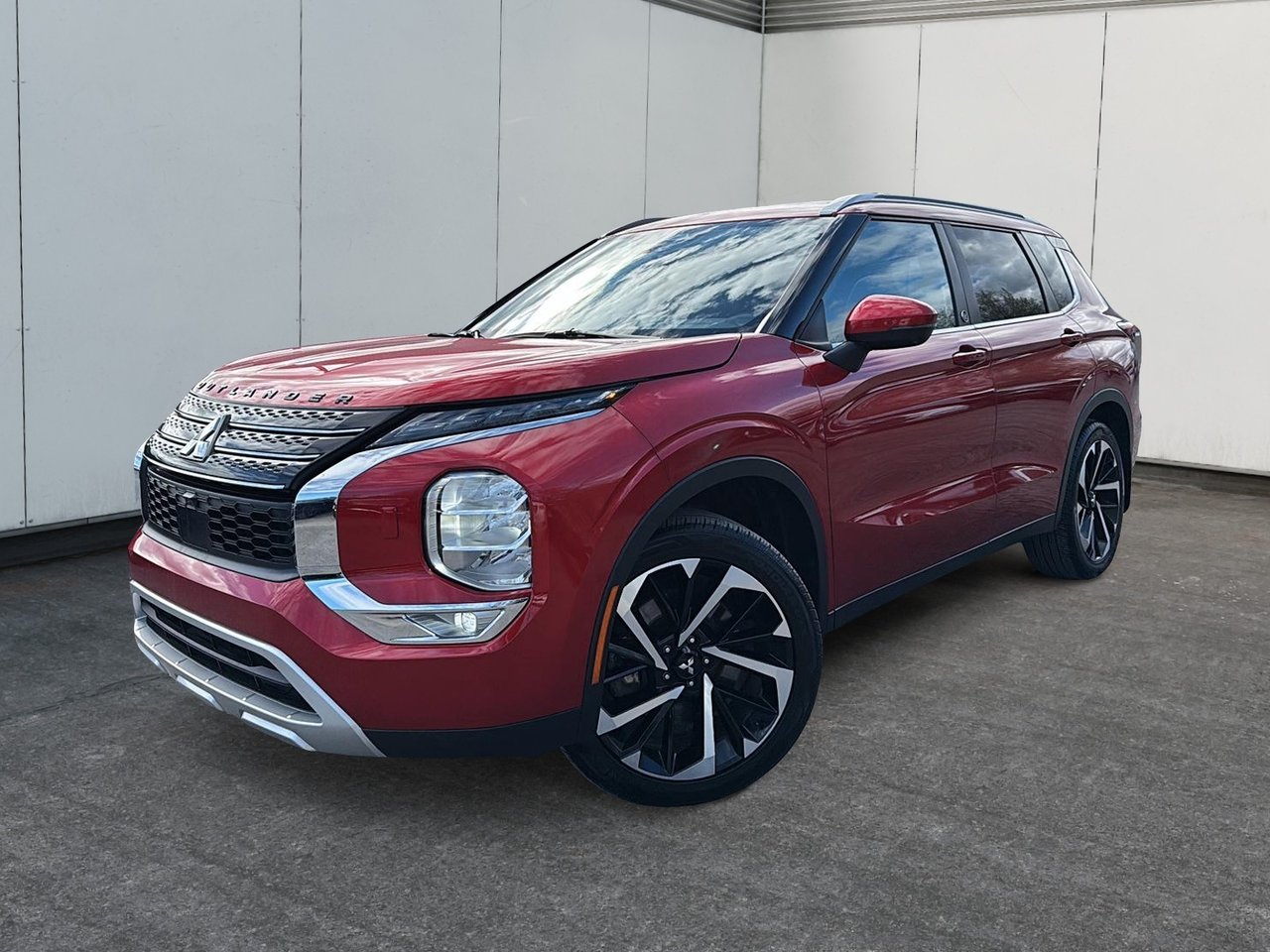 Mitsubishi Outlander  2022-0