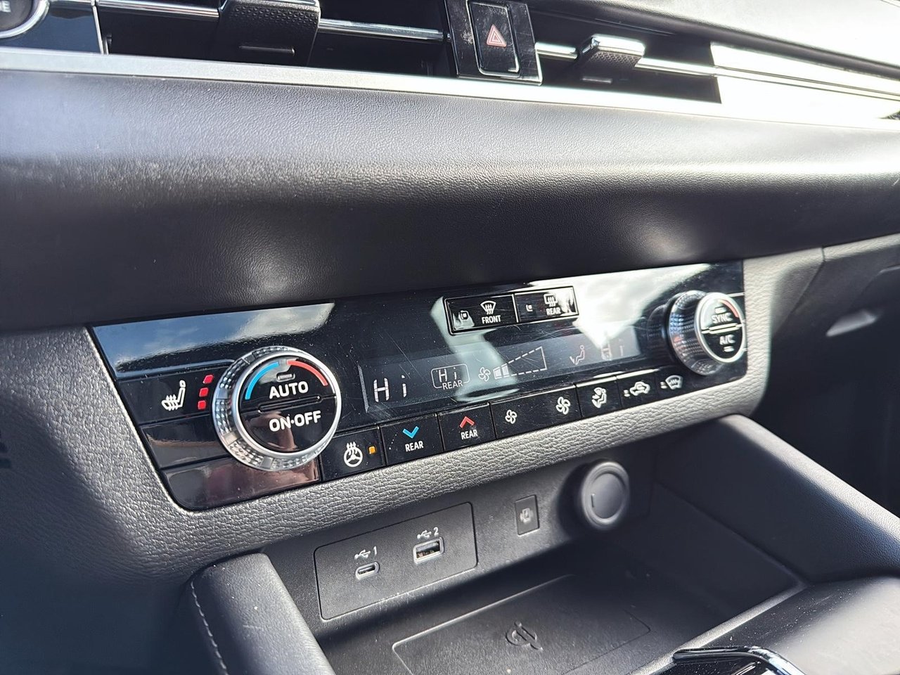 Mitsubishi Outlander  2022-16