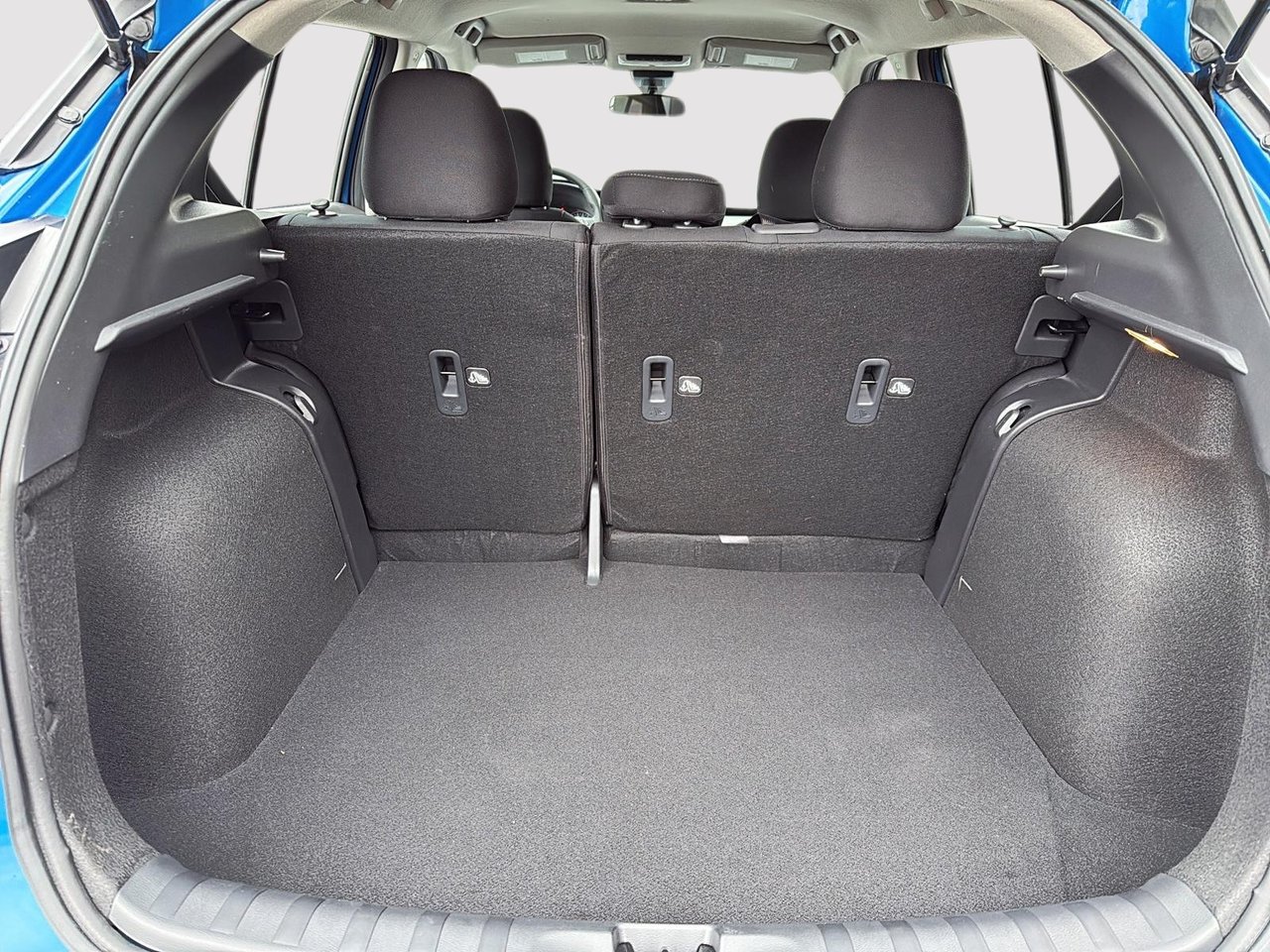 2025 Nissan Kicks Play SV-5