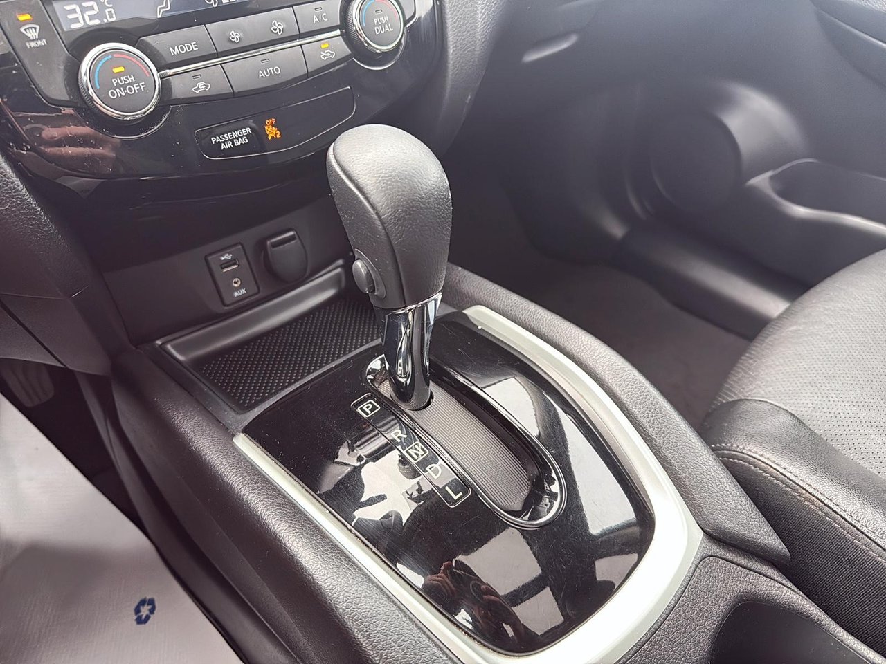 2015 Nissan Rogue-18