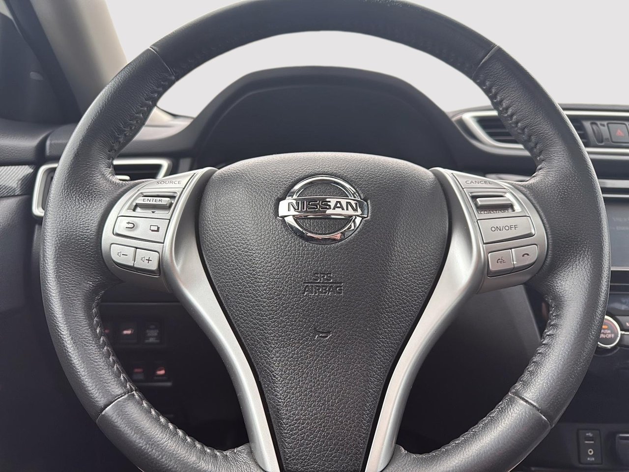 2015 Nissan Rogue-13