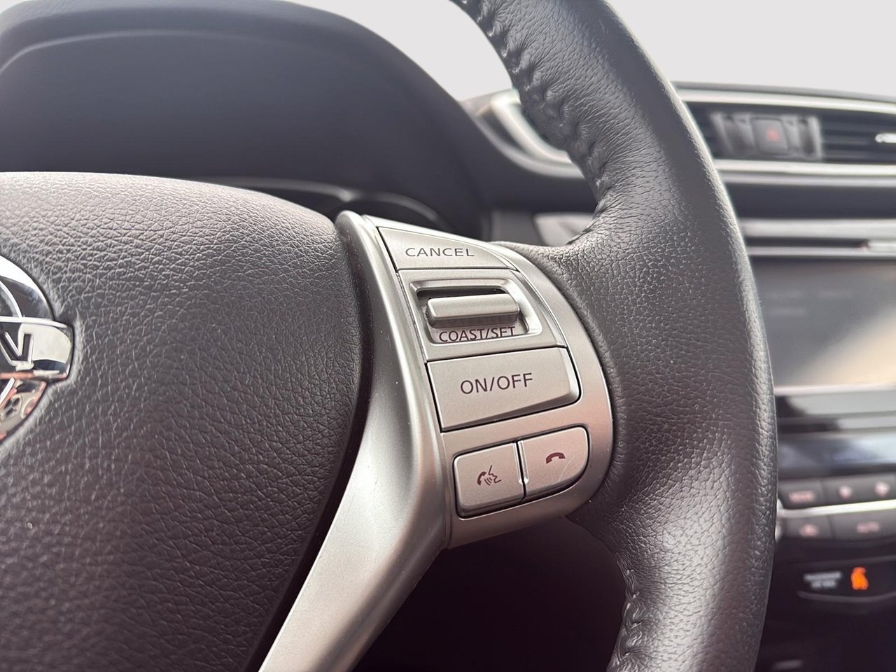 2015 Nissan Rogue-15