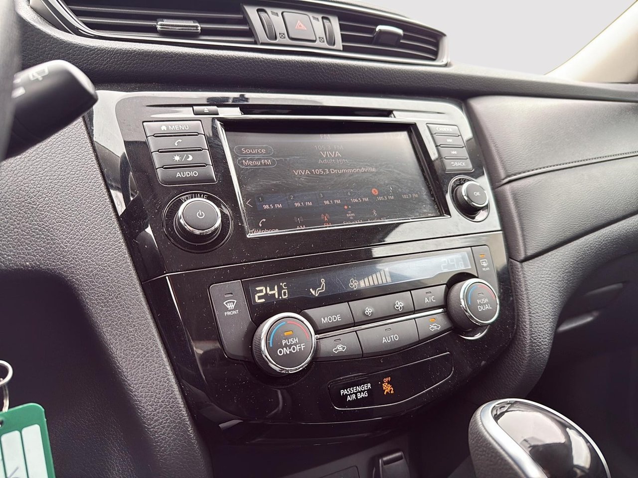 Nissan Rogue  2020-15