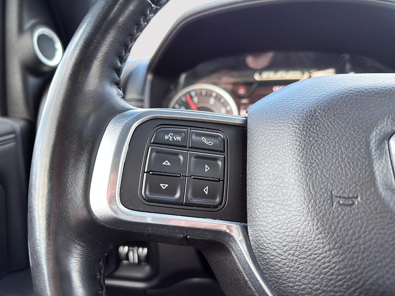 2022 Ram 3500 Laramie-13