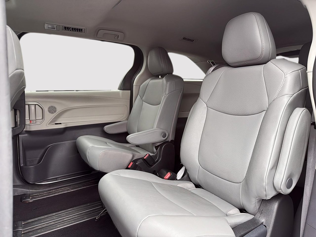 Toyota Sienna  2024-8
