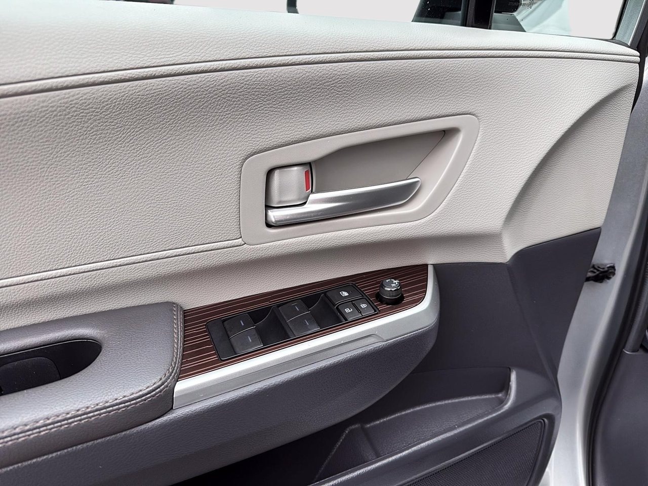 Toyota Sienna  2024-11