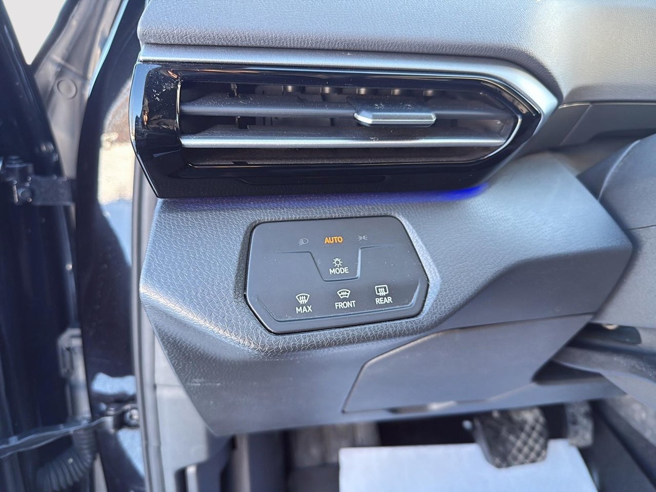 2023 Volkswagen ID.4 Pro-10