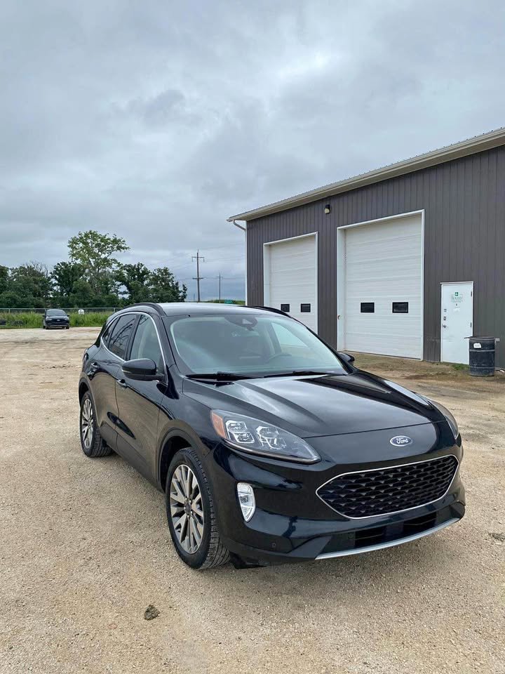  2020 Ford Escape Hybrid Titanium AWD   