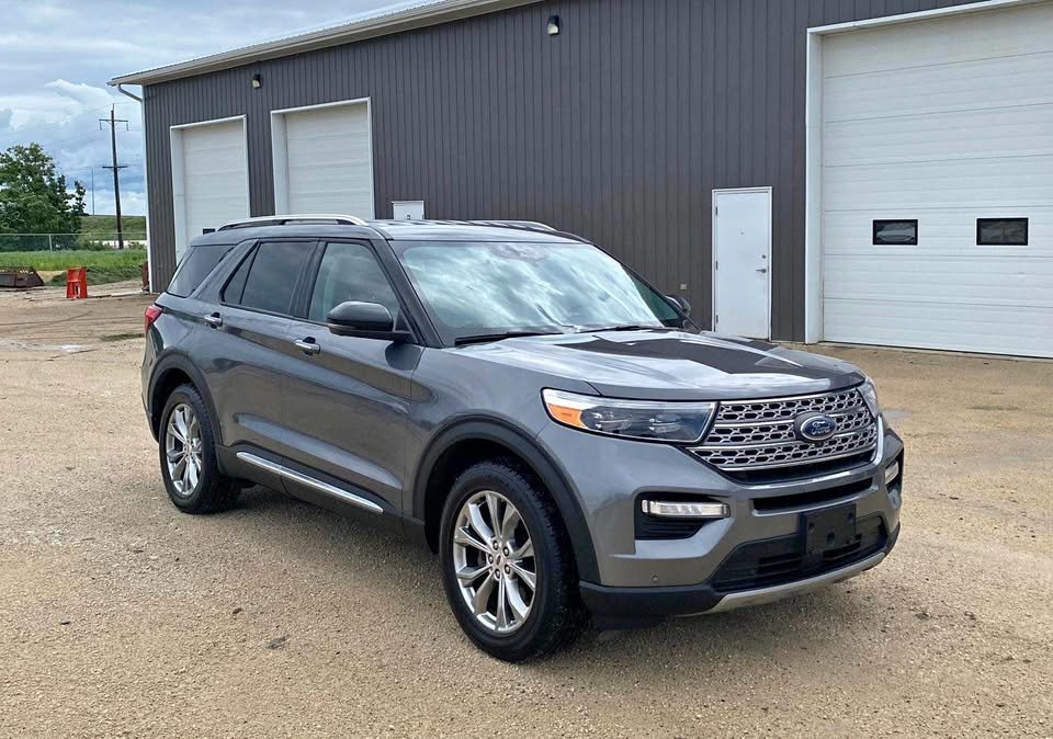  2022 Ford Explorer Limited AWD   