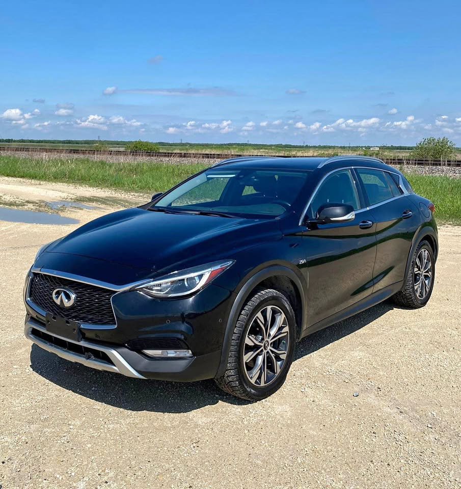 Black 2017 INFINITI QX30 SUV / Crossover Automatic
