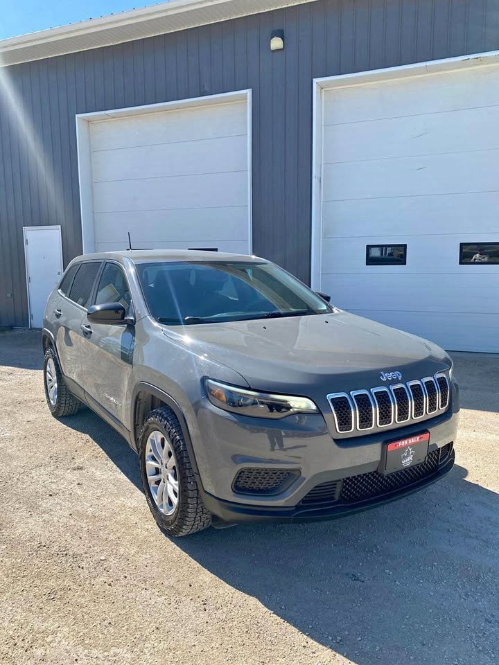 2022 Jeep Cherokee Sport 4WD