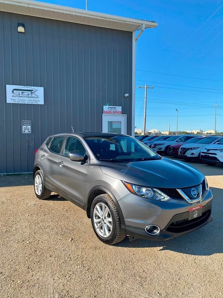Gray 2019 Nissan Qashqai SUV / Crossover  Automatic