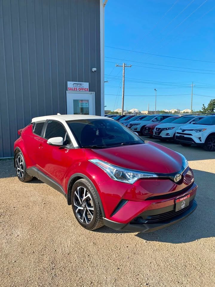  2018 Toyota C-HR XLE   