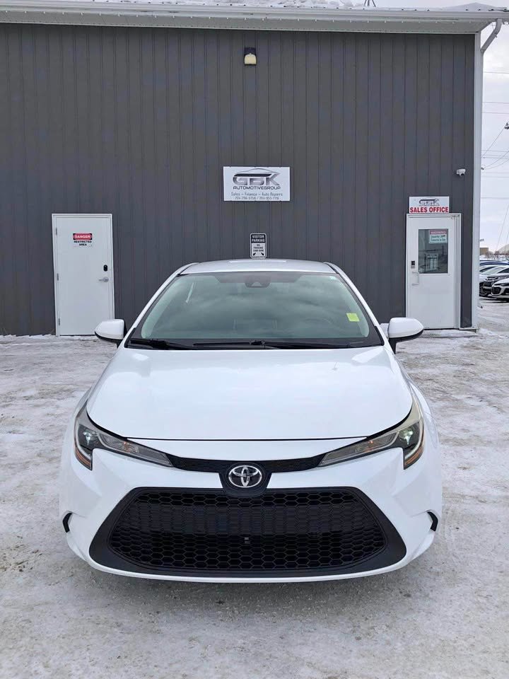 White 2021 Toyota Corolla Sedan  Automatic