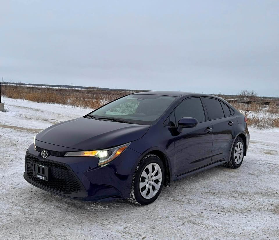 Blue 2022 Toyota Corolla Sedan  