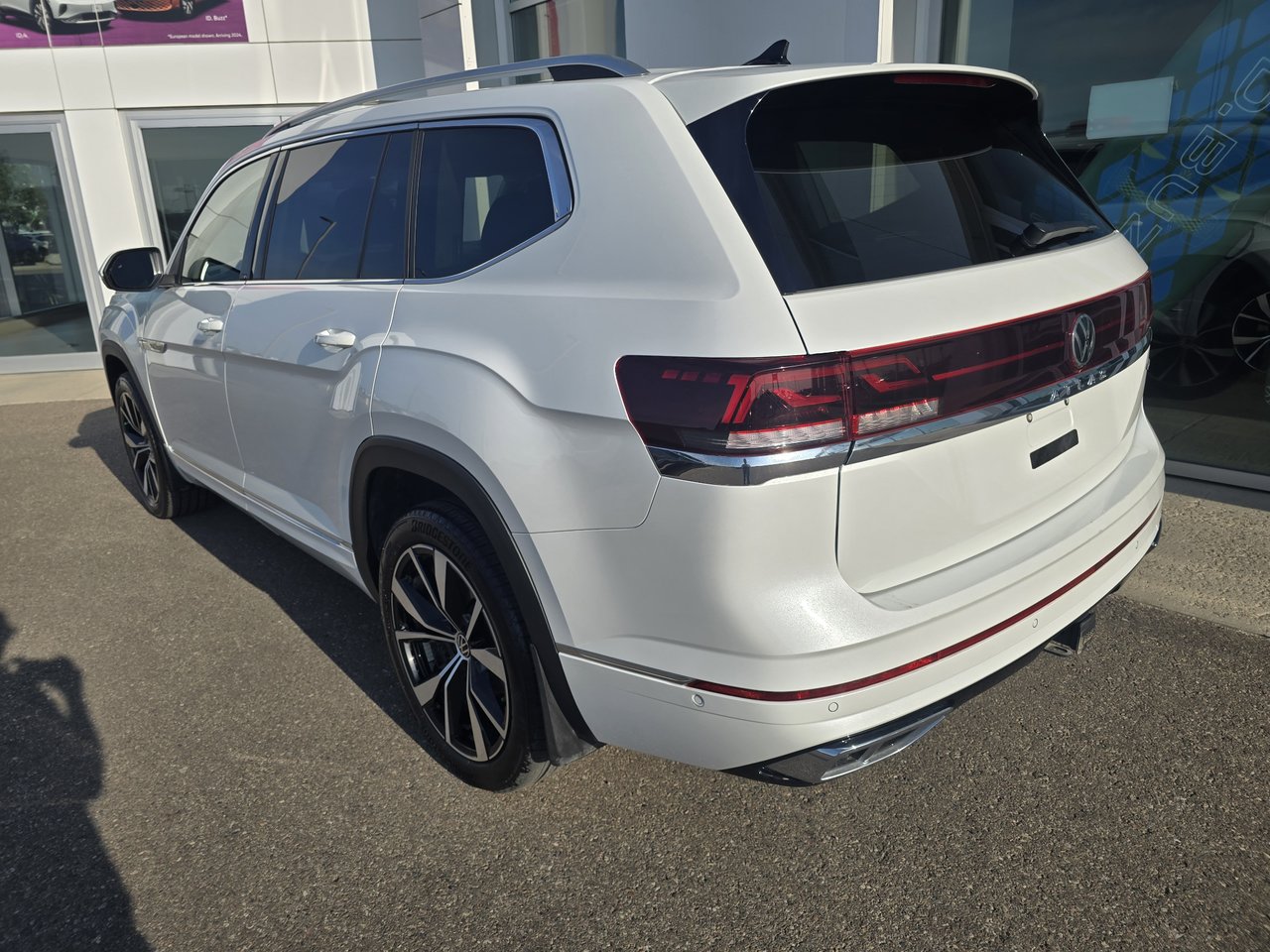 White 2024 Volkswagen Atlas SUV / Crossover  Automatic