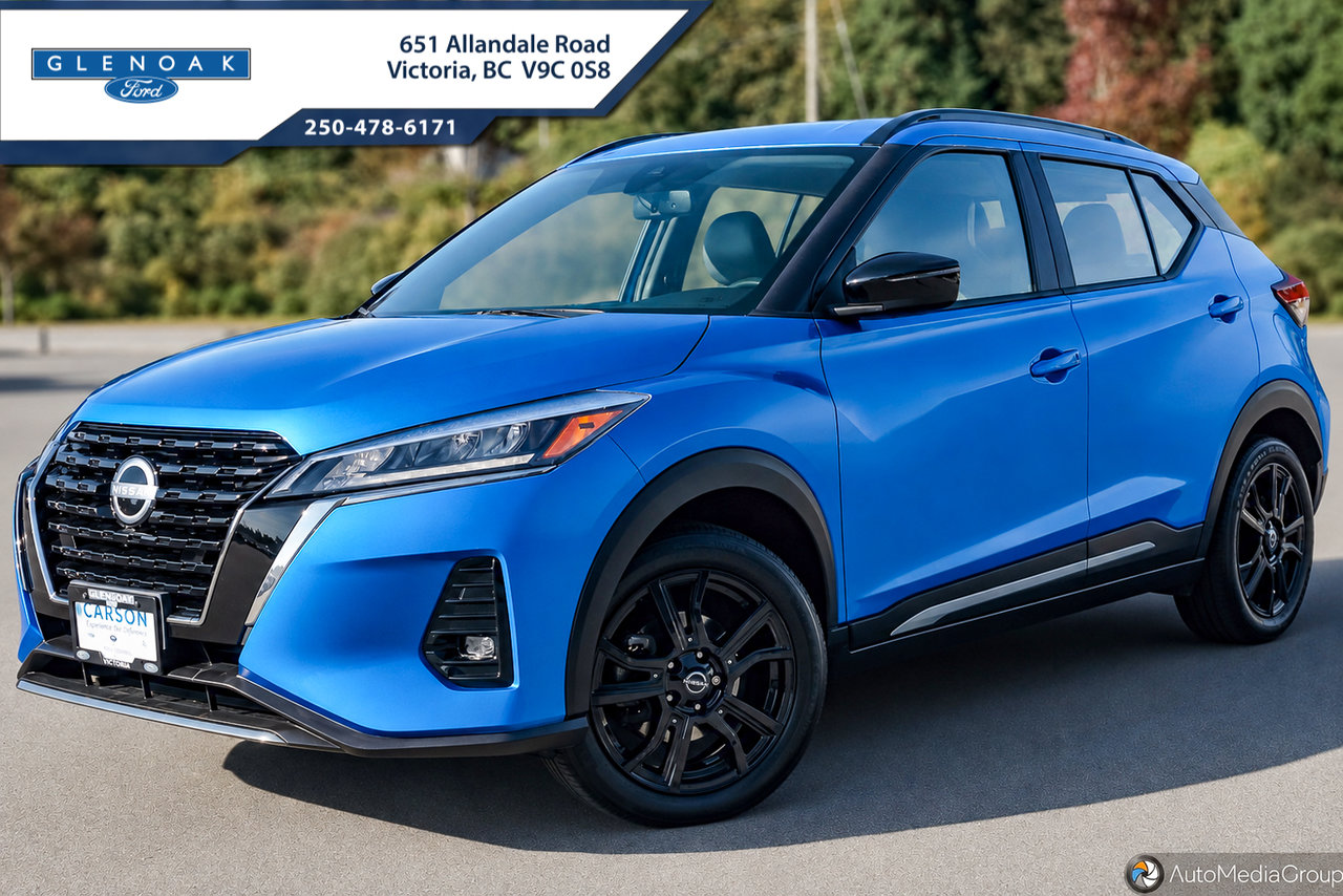  2023 Nissan Kicks SR FWD   