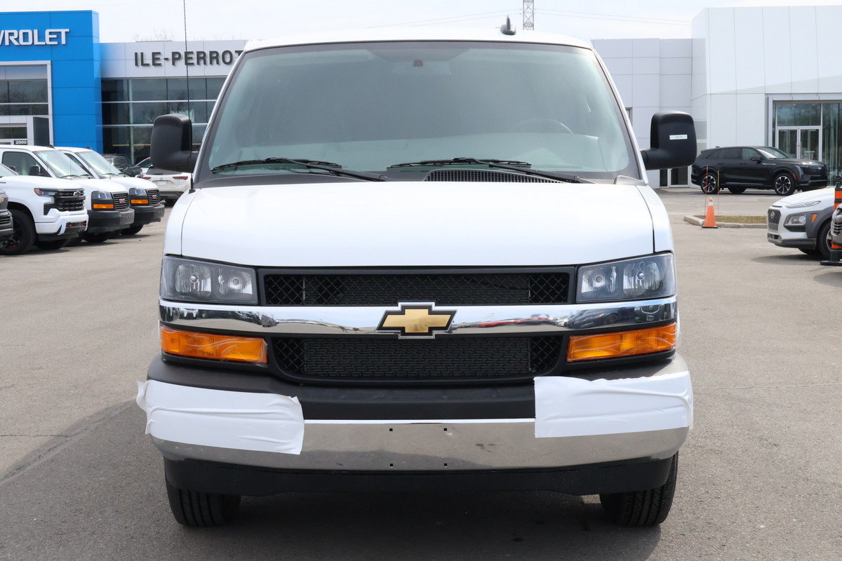 2025 Chevrolet Express Cargo