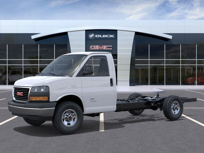 GMC Savana Cutaway 2026