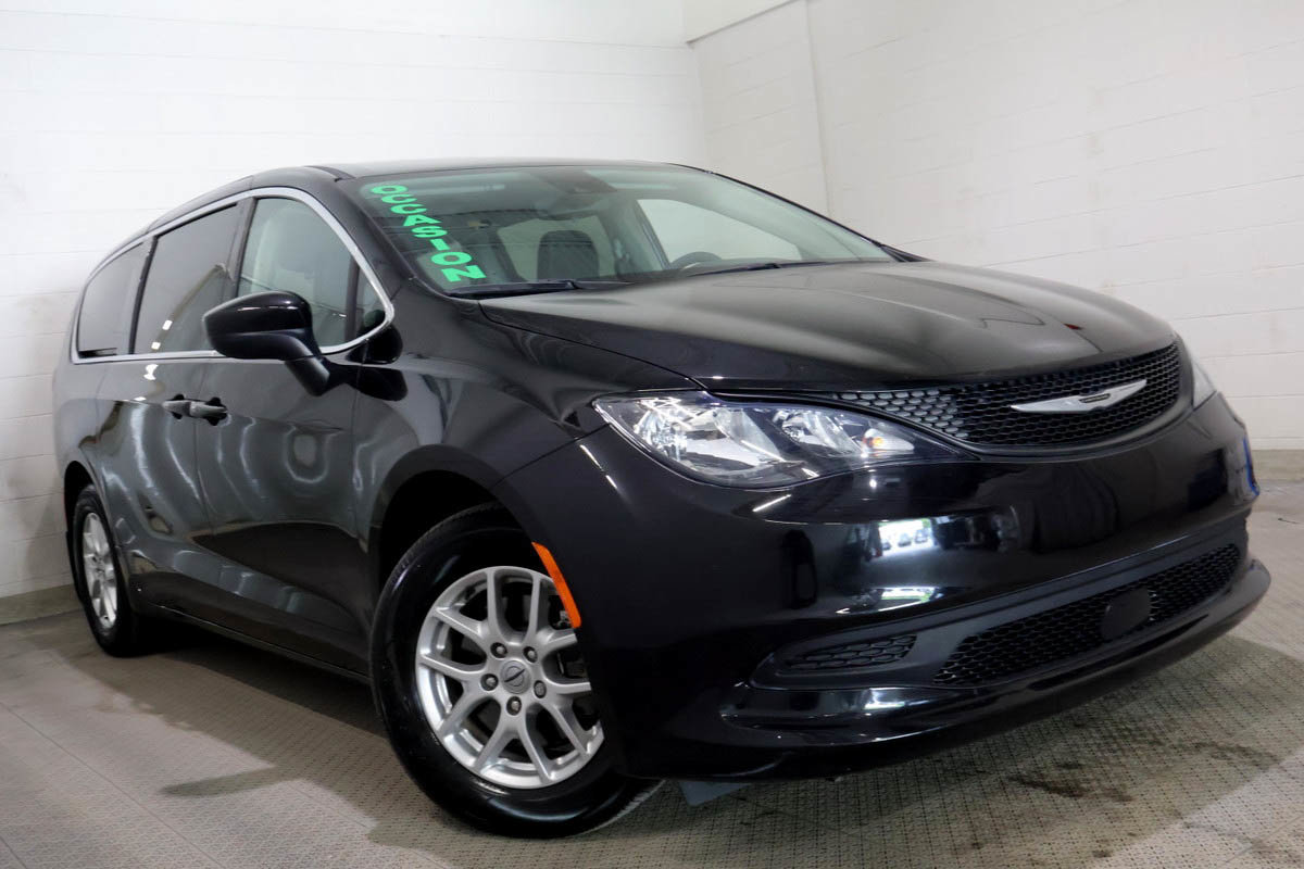 Black 2023 Chrysler Grand Caravan Minivan Automatic