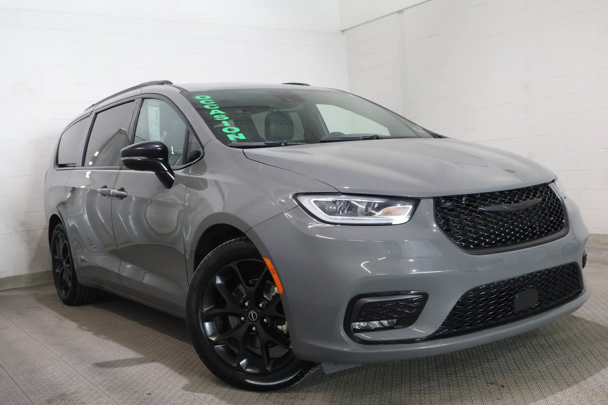 2025 Chrysler Pacifica Limited FWD