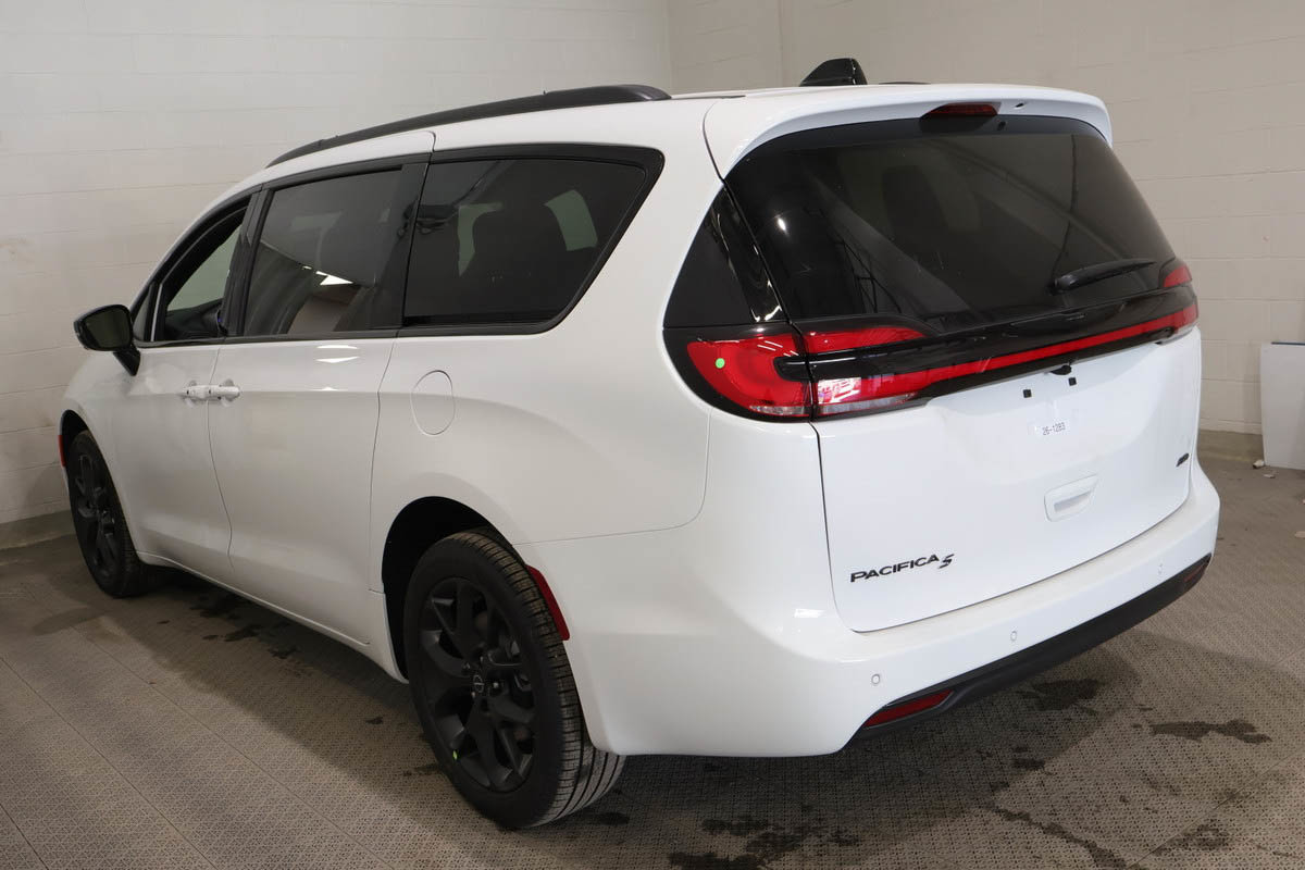 2026 Chrysler Pacifica