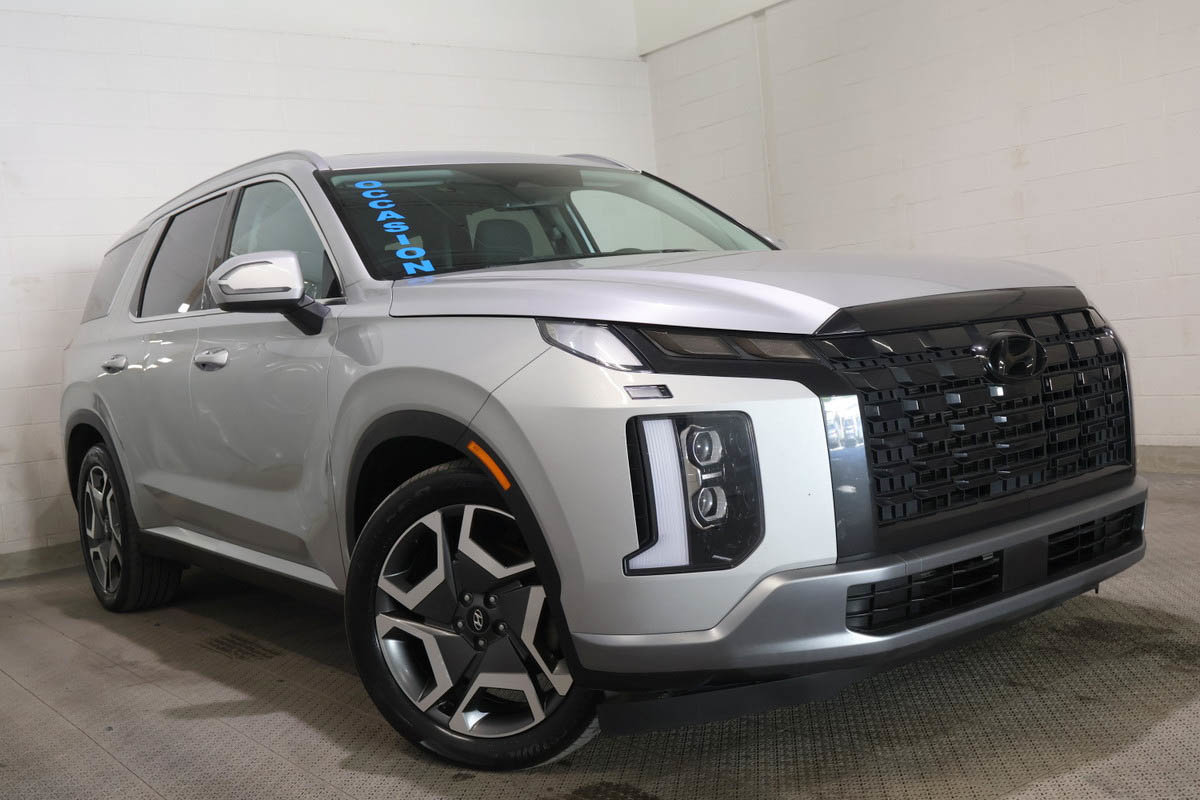 Silver 2023 Hyundai Palisade SUV / Crossover  Automatic