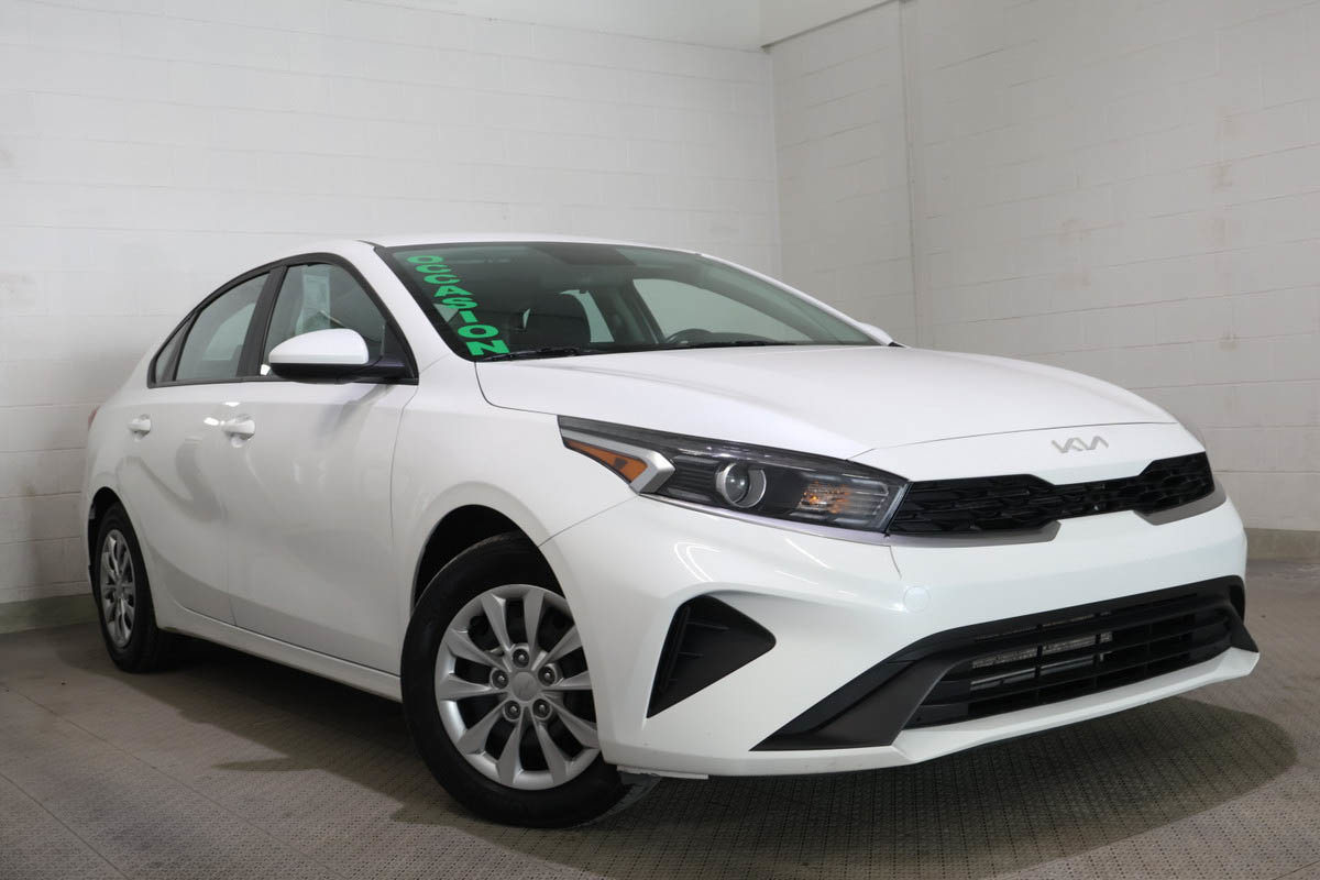 White 2023 Kia Forte Sedan Front-Wheel Drive Automatic