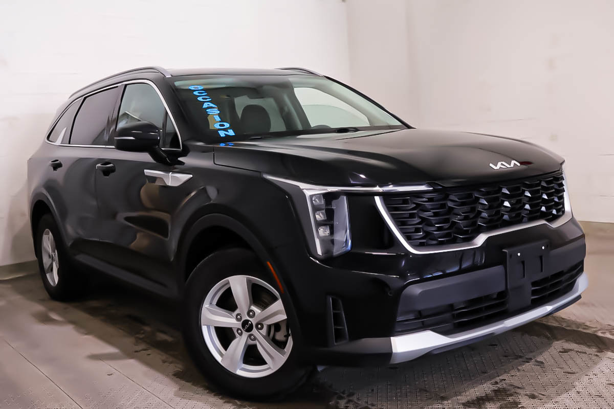 Black 2024 Kia Sorento LX AWD SUV / Crossover  Automatic