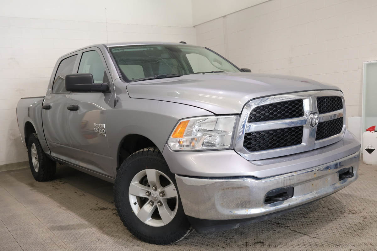 2023 RAM 1500 Classic SLT Crew Cab 4WD Pickup Truck Four-Wheel Drive Automatic