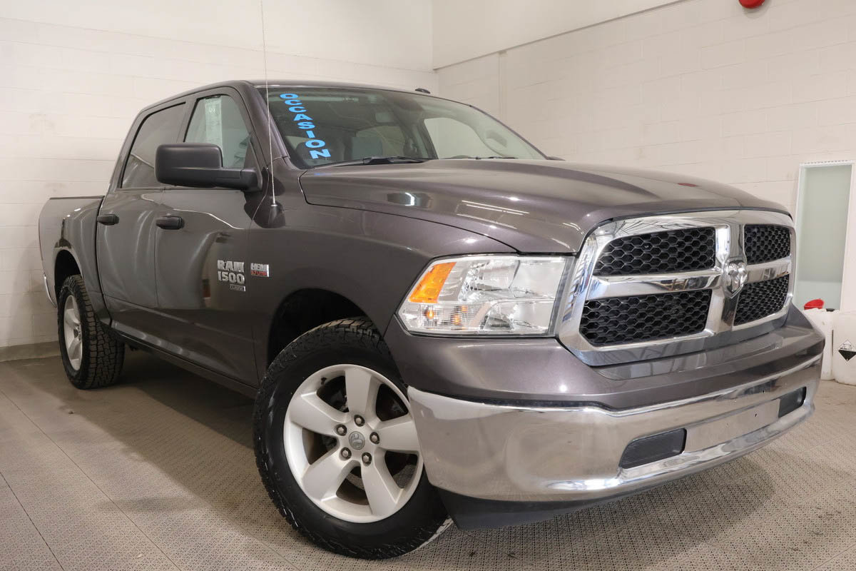 GRANIT 2023 RAM 1500 Classic SLT Crew Cab 4WD Pickup Truck Four-Wheel Drive Automatic