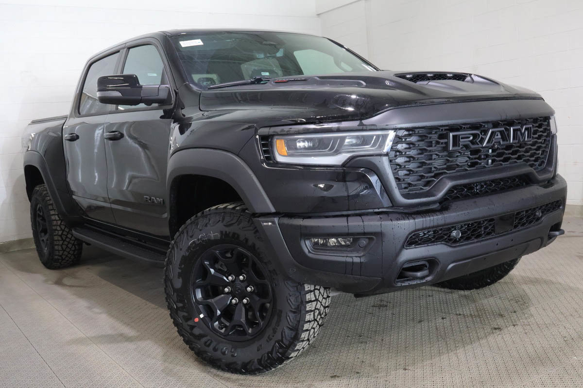 DIAMOND BLACK CRYSTAL PEARL 2026 RAM 1500 Pickup Truck All-Wheel Drive Automatic