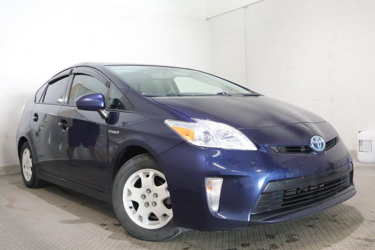Blue 2015 Toyota Prius Hatchback Automatic