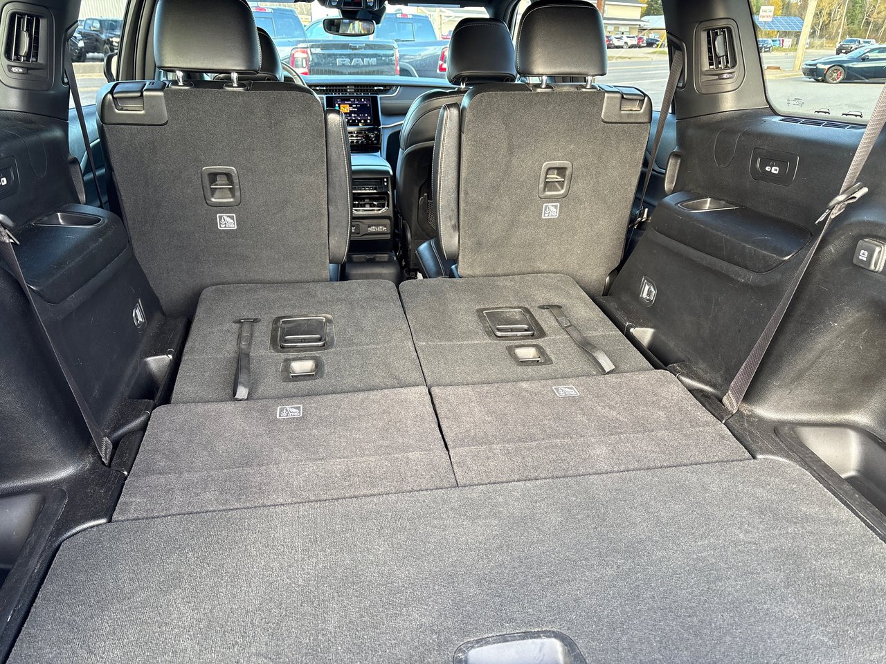 2023 Jeep Grand Cherokee L Altitude-8